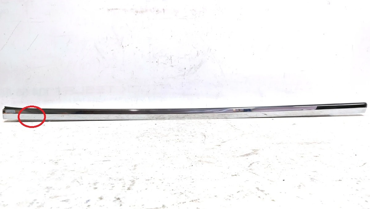 1 Молдинг зовнішній дверей передніх лівих хром з пошкодженням Tesla model X 1032165-88-D