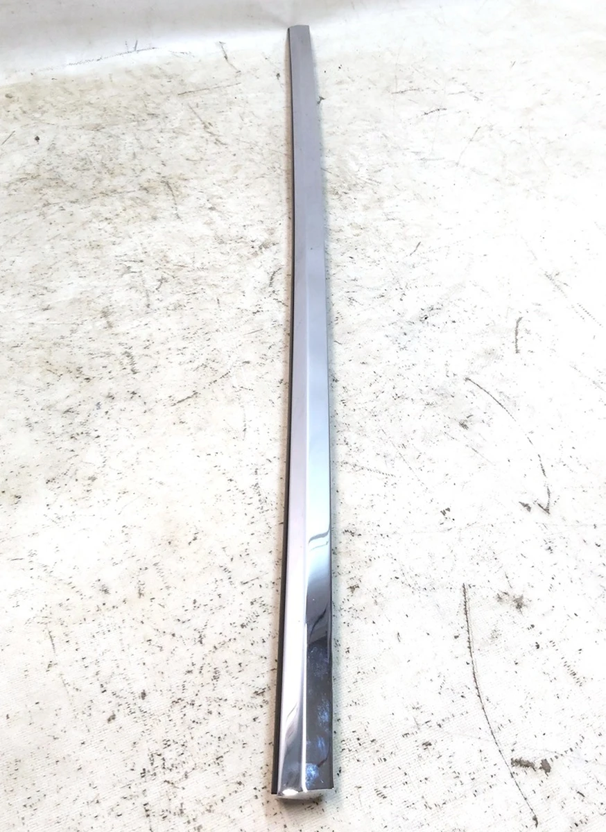 1 Молдинг зовнішній дверей передніх правих хром з пошкодженням Tesla model X 1032166-88-D