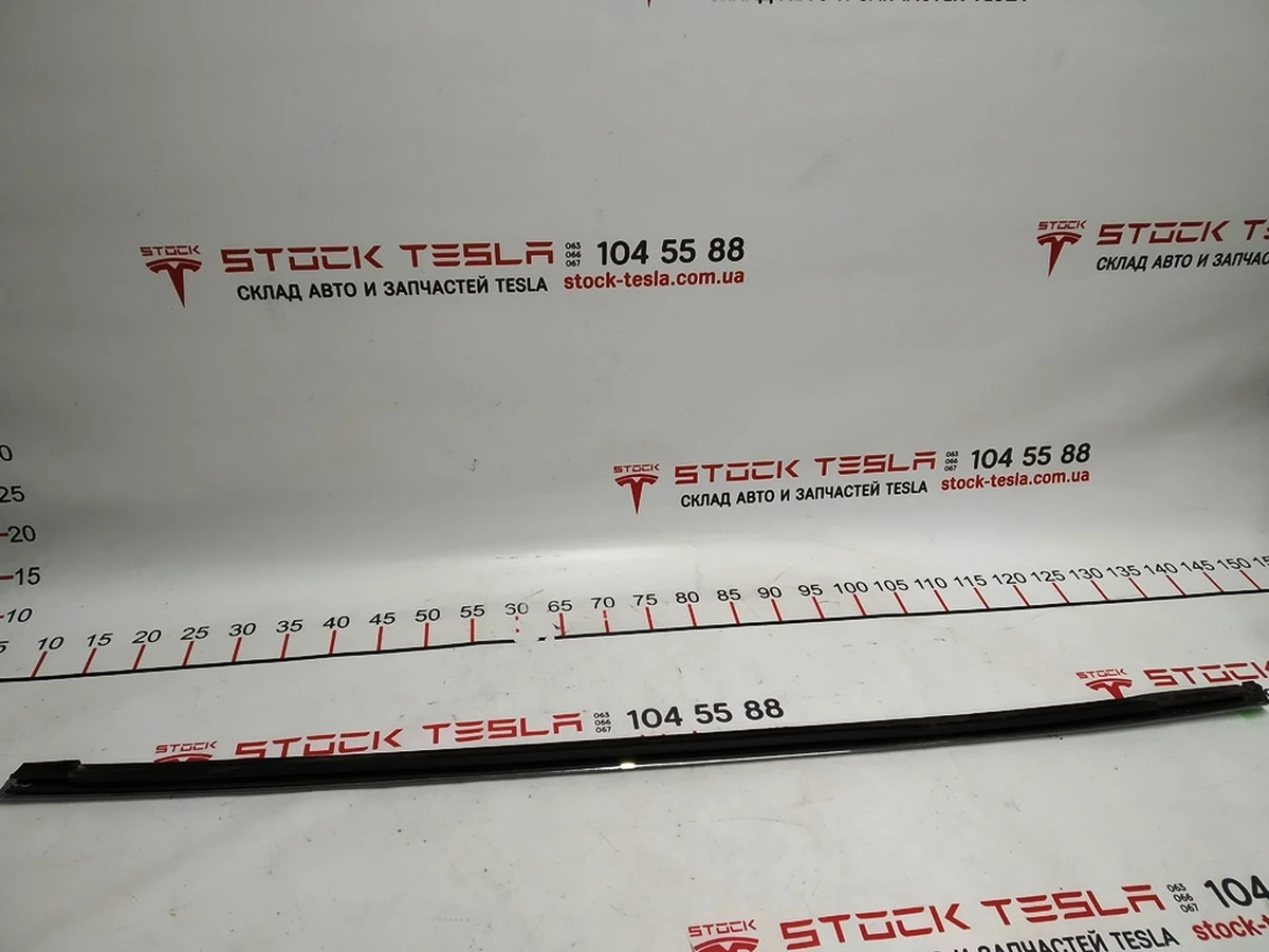 14 Молдинг наружный нижний двери задней левой хром Tesla model X 1032167-88-D