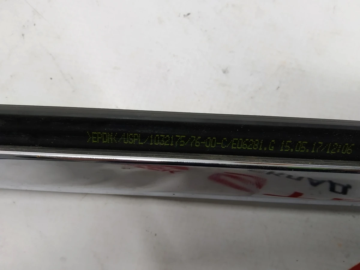 14 Молдинг наружный нижний двери задней левой хром Tesla model X 1032167-88-D