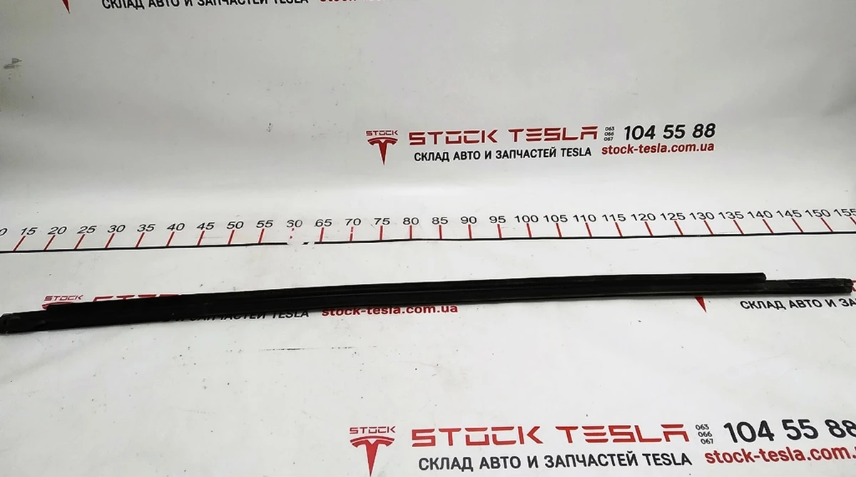 14 OUTER BELT SEAL PHANTOM ASS'Y,RH RR Tesla model X 1032168-88-D