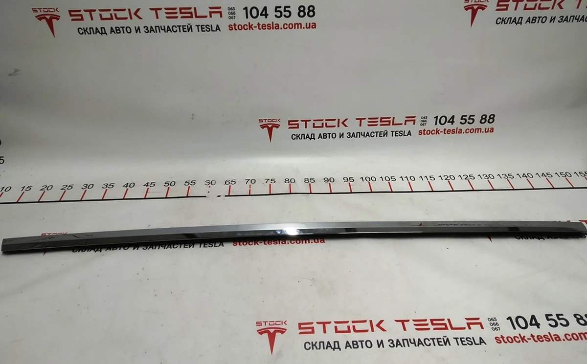 14 OUTER BELT SEAL PHANTOM ASS'Y,RH RR Tesla model X 1032168-88-D