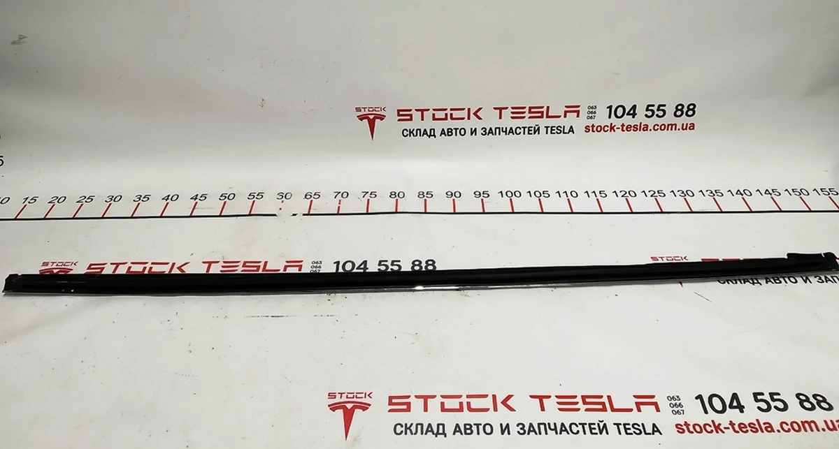 14 OUTER BELT SEAL PHANTOM ASS'Y,RH RR Tesla model X 1032168-88-D