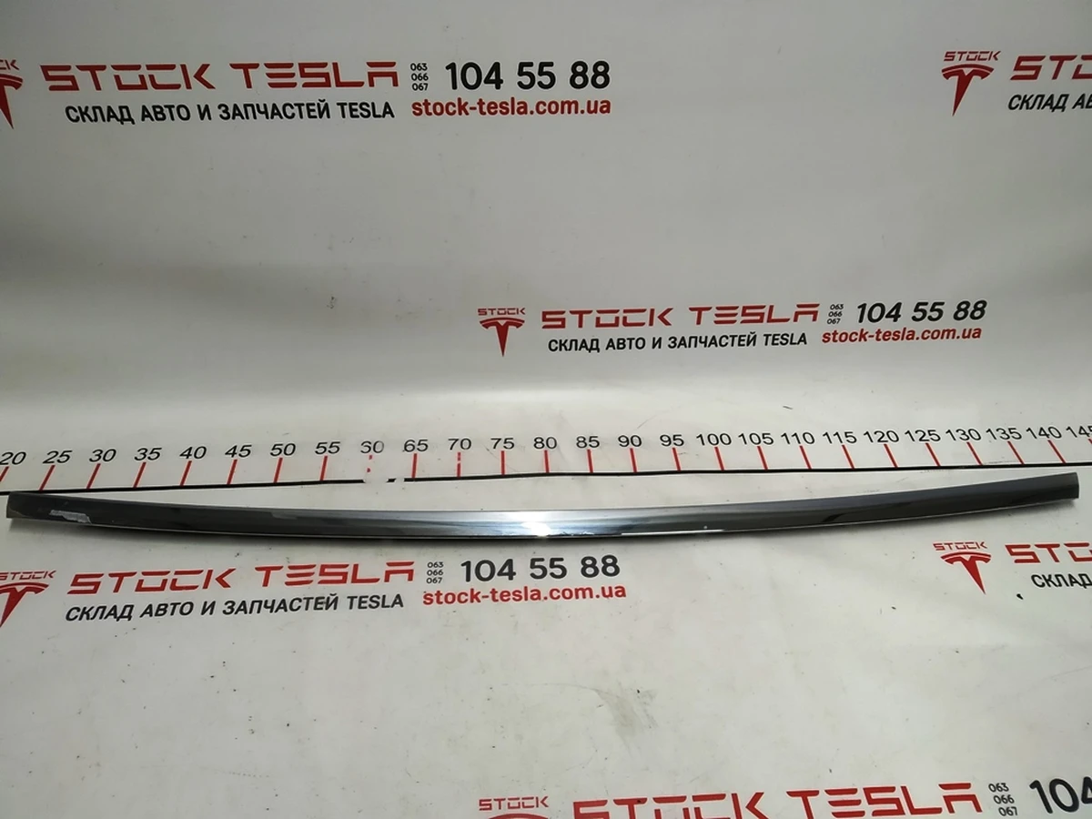 4 Накладка хромована верхня двері задньої правої Tesla model X 1032250-00-J