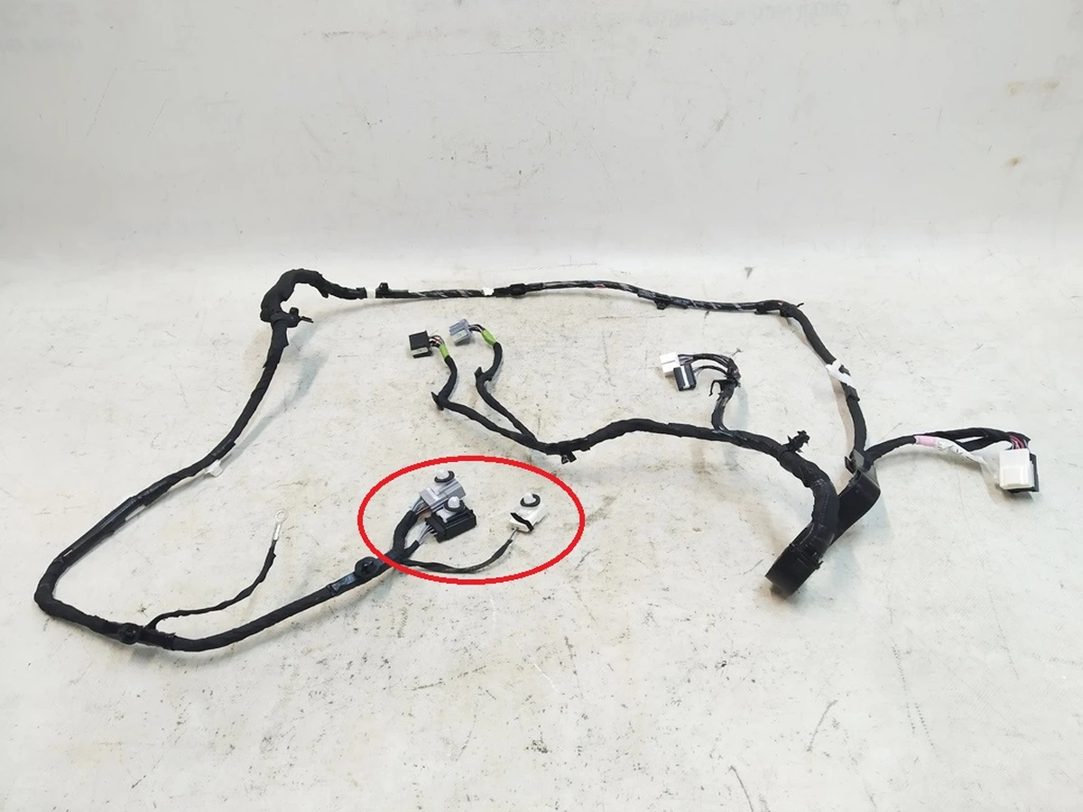 6 ASY,HRN,MDLX,ALL,REAR DOOR,UPPER,RH damaged Tesla model X 1032882-00-F