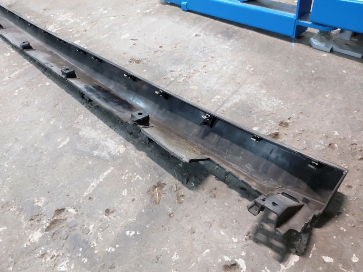 1 Накладка порога правая рокерная панель (структурная) с повреждениями Tesla model X 1035097-00-D