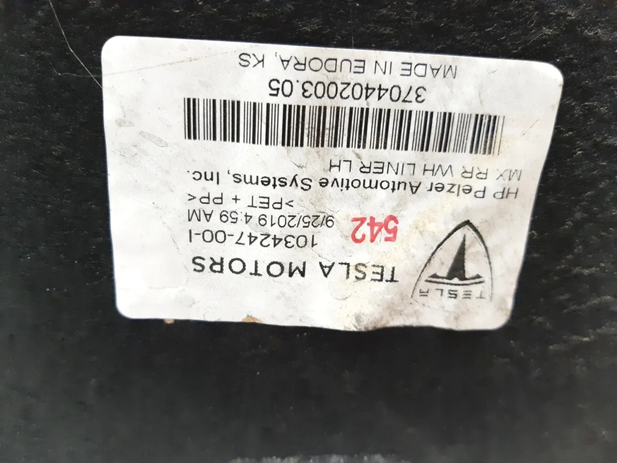 3 Подкрылок задний левый NEW Tesla model X 1034247-00-I