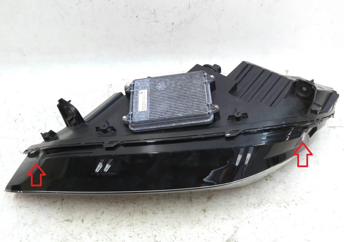 2 Фара головна права UP LEVEL (USA) з пошкодженням Tesla model X 1034315-00-F