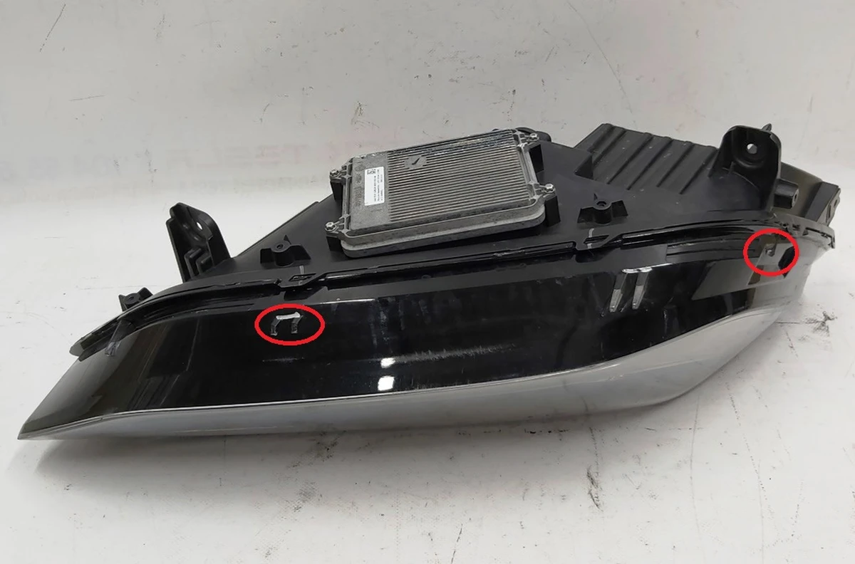 2 Фара головна права UP LEVEL (USA) із пошкодженням Tesla model X 1034315-00-F