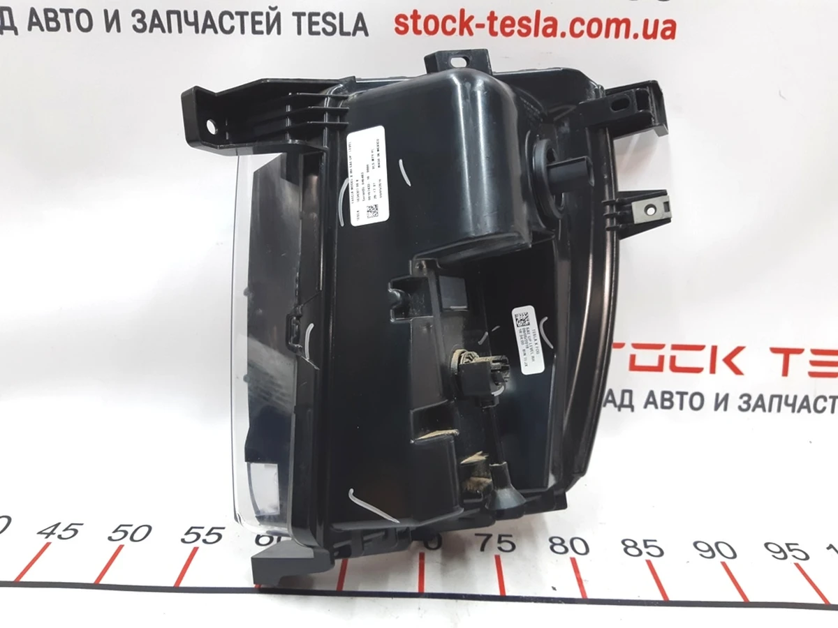 Фара правая UP-LEVEL Tesla model X 1034327-00-C