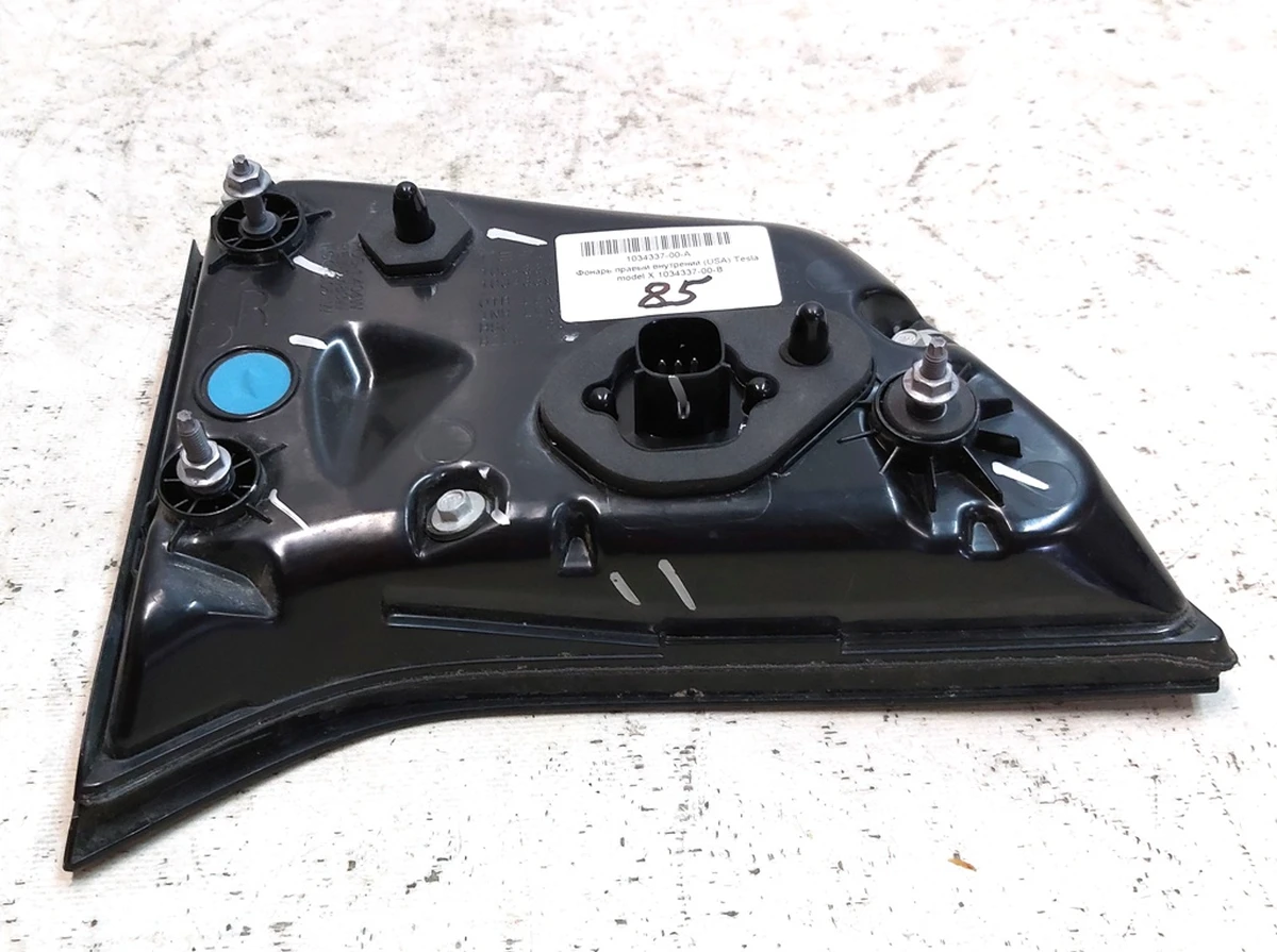 7 Ліхтар правий внутрішній (USA) з пошкодженням Tesla model X 1034337-00-B