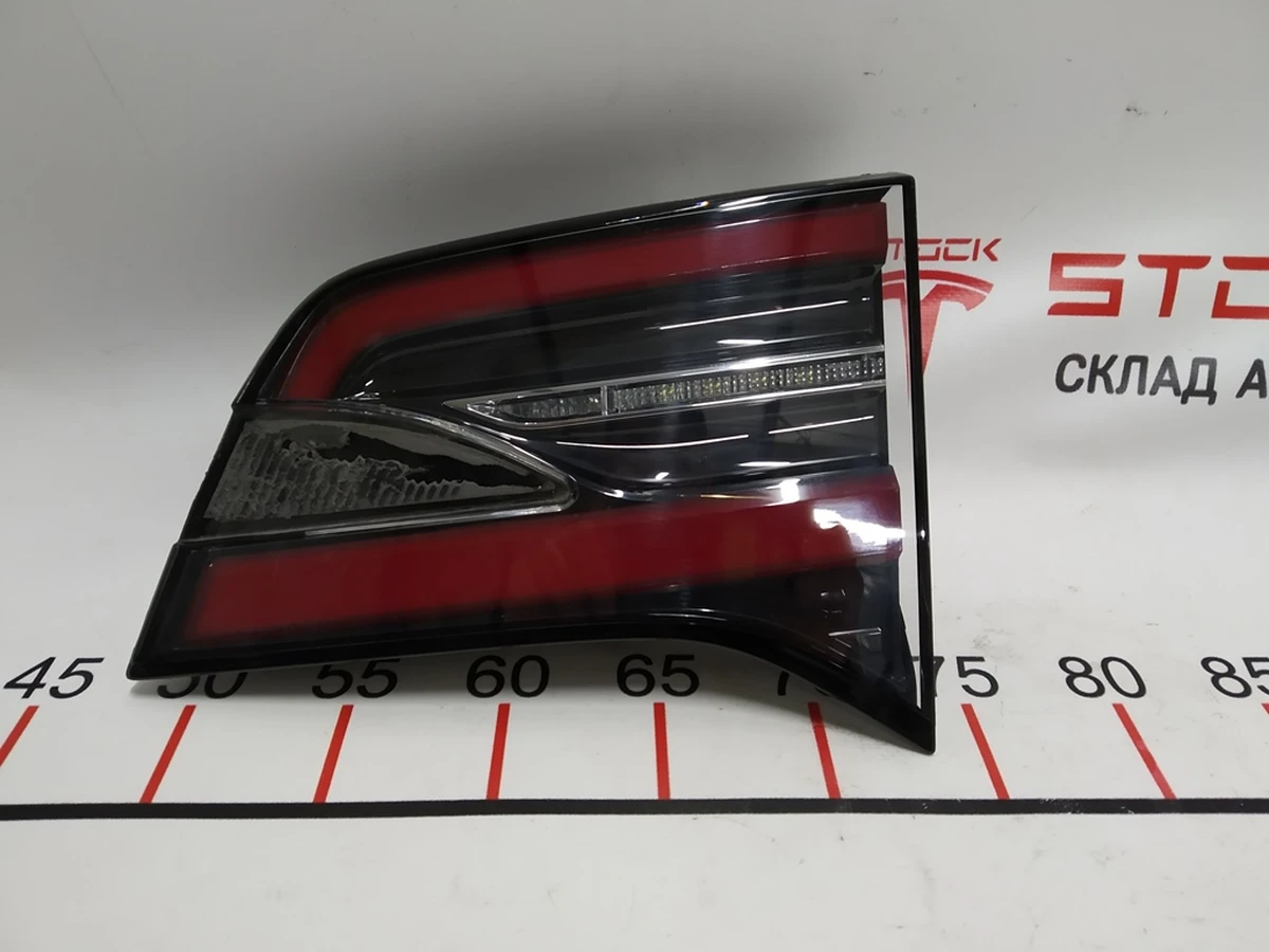 7 Right inner lamp (USA) Tesla model X 1034337-00-B