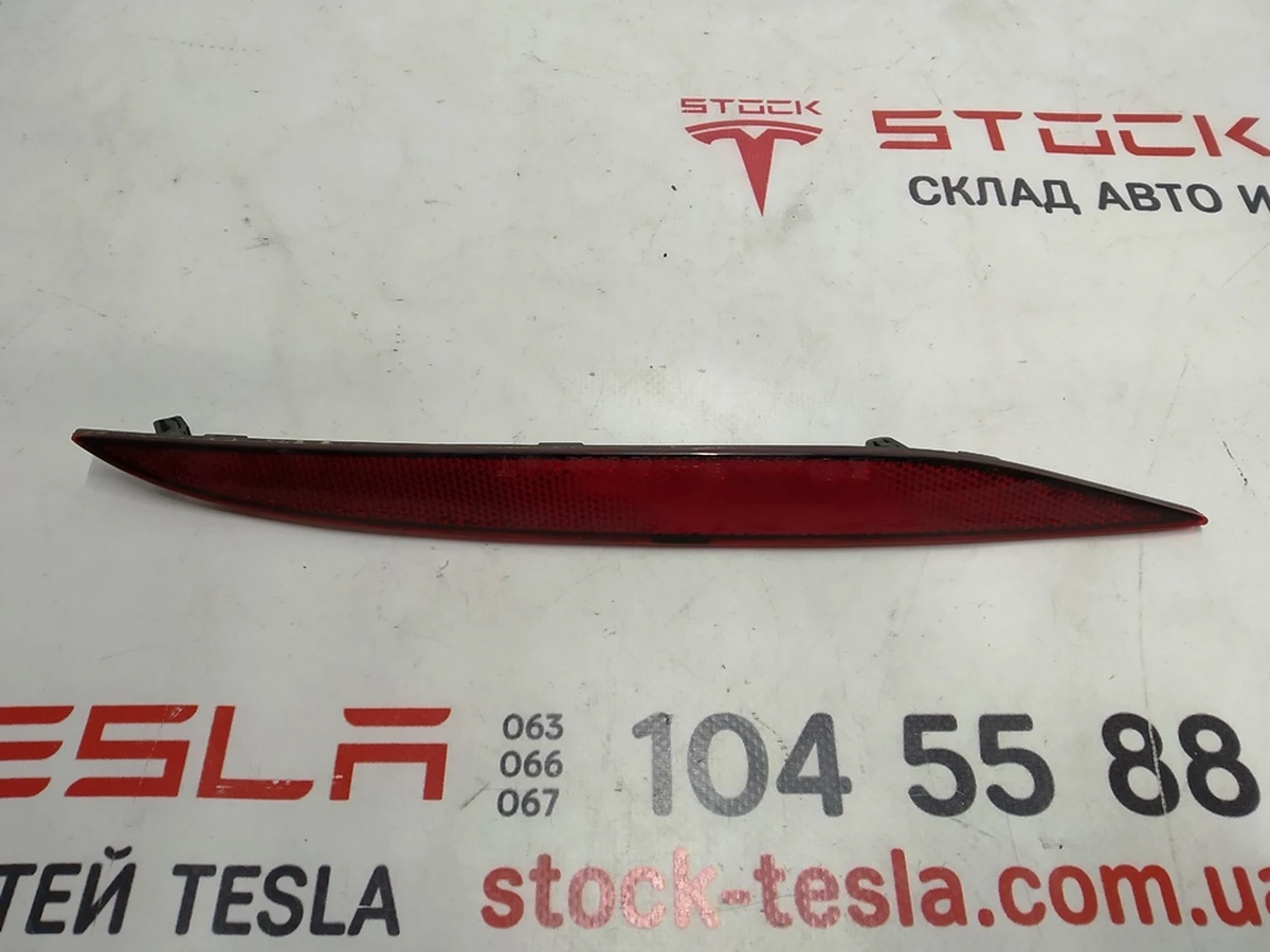 12 Отражатель заднего бампера правый Tesla model X 1034343-00-C