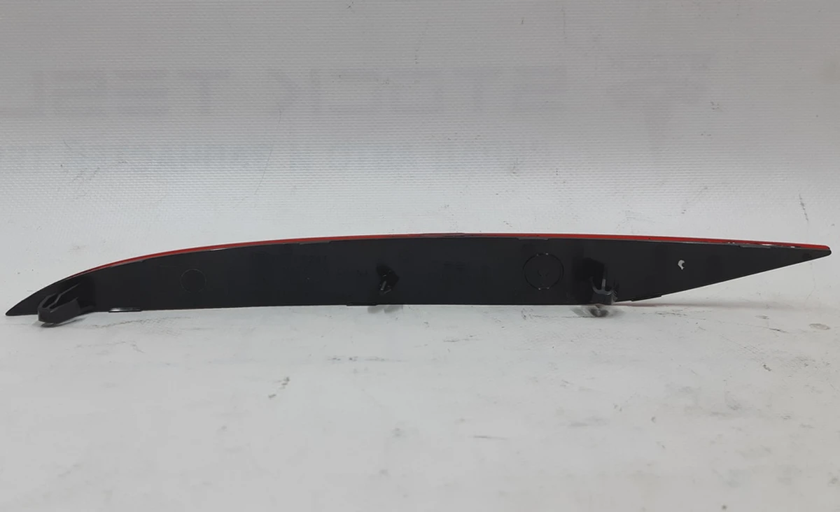 12 Rear bumper reflector right NEW Tesla model X 1034343-00-C