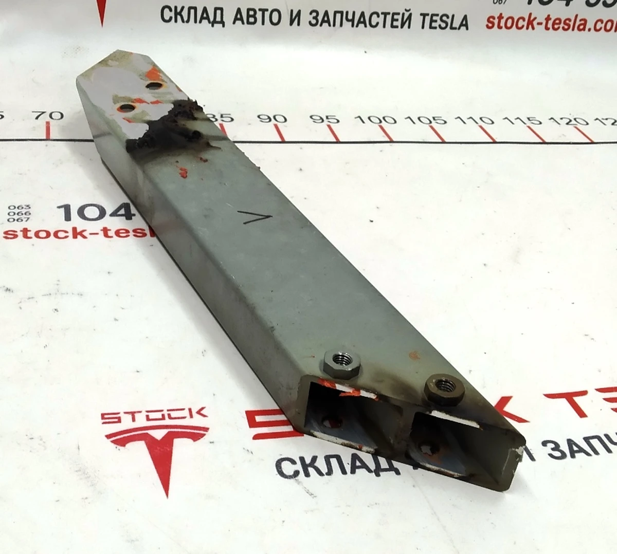 Чверть передня ліва розпірна балка підсилення лонжерону Tesla model X1069430-S0-C