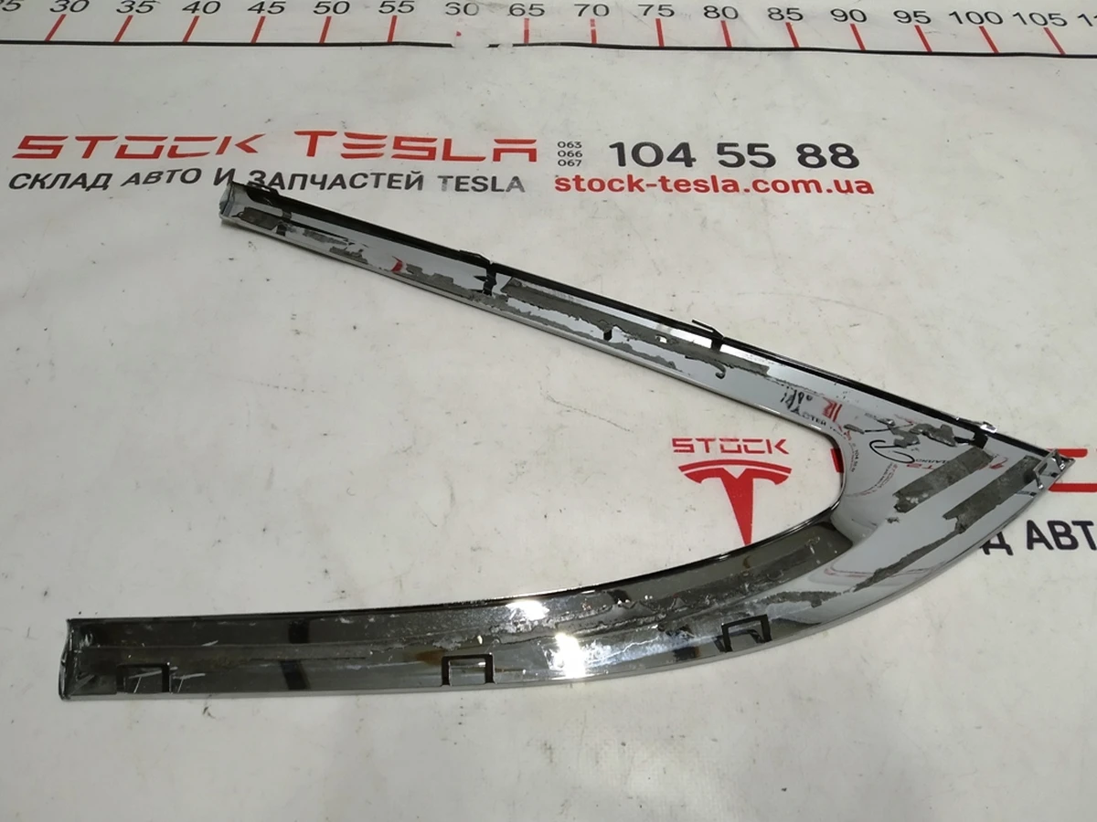 15 Molding chrome glass fender rear right (windows) Tesla model X 1034907-80-F