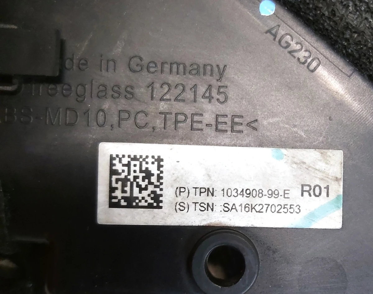 8 Форточка передняя левая с повреждением Tesla model X 1034908-99-E