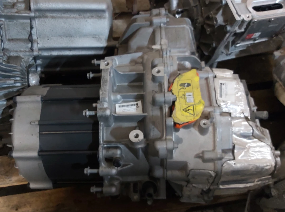 Мотор передний без теплообменника и кастрюли Tesla model S 1134783-00-J