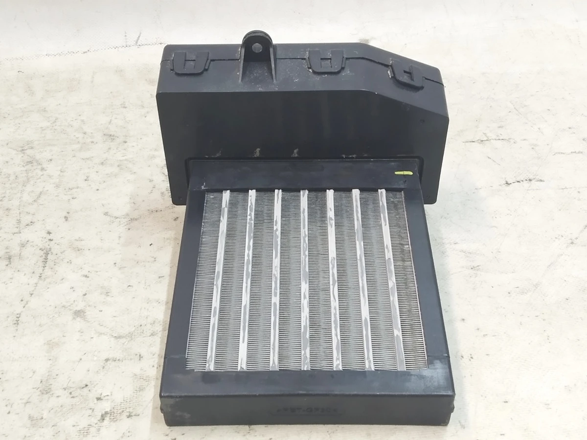 2 Элемент нагревательный печки задней Tesla Model X 1035327-00-E