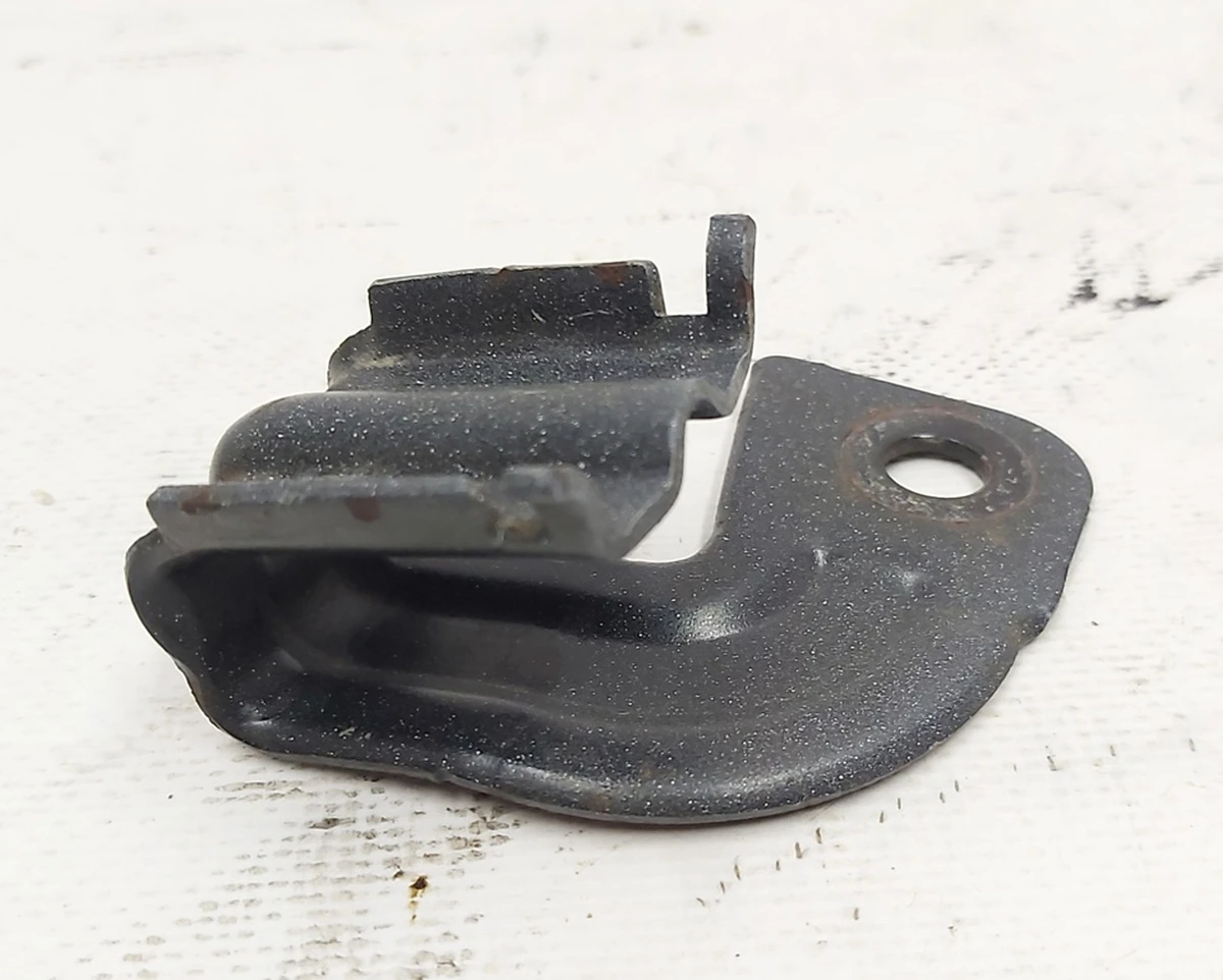 Кронштейн насоса системи охолодження Tesla model X 1035348-00-Z