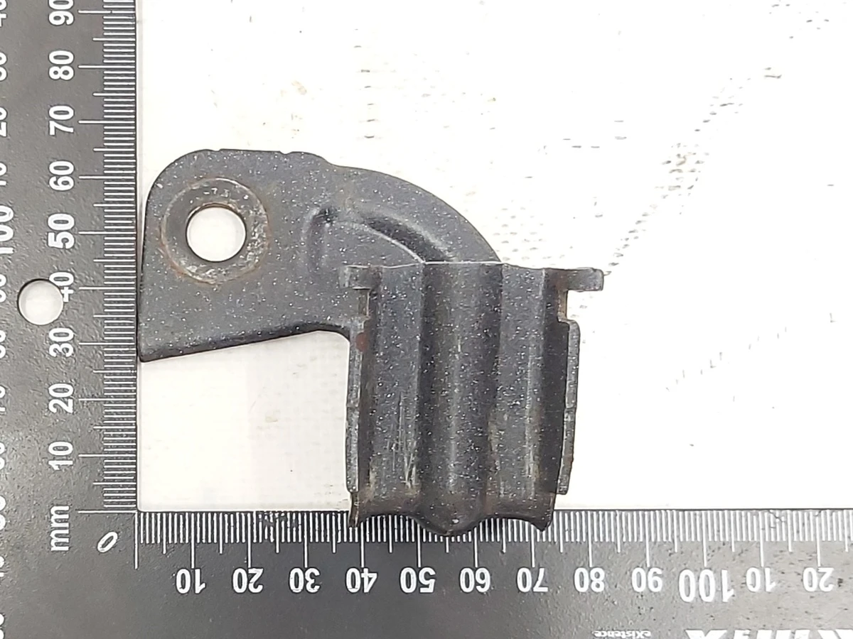 Кронштейн насоса системи охолодження Tesla model X 1035348-00-Z