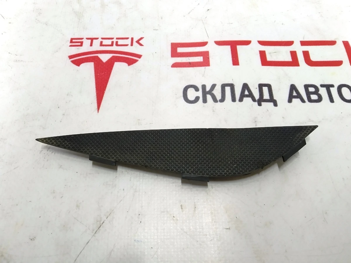 4 Pull cup mat door right Tesla Model X 1035806-00-A