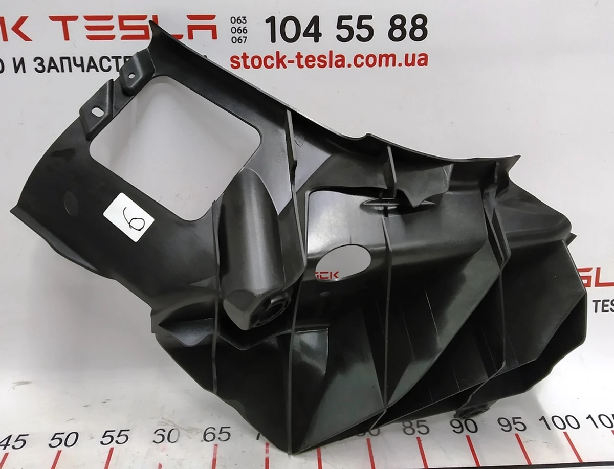 5 Панель для отдыха ноги водителя левая Tesla model X 1035872-00-E