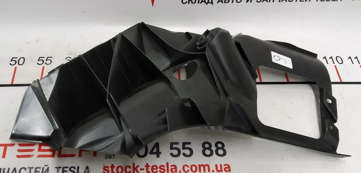 5 Панель для отдыха ноги водителя левая Tesla model X 1035872-00-E