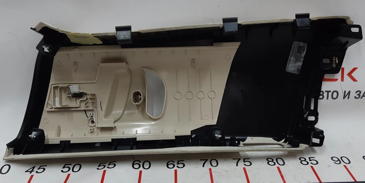 Облицовка стойки B верхняя правая ALCANTARA MX CREAM Tesla Model X 1035954-07-H