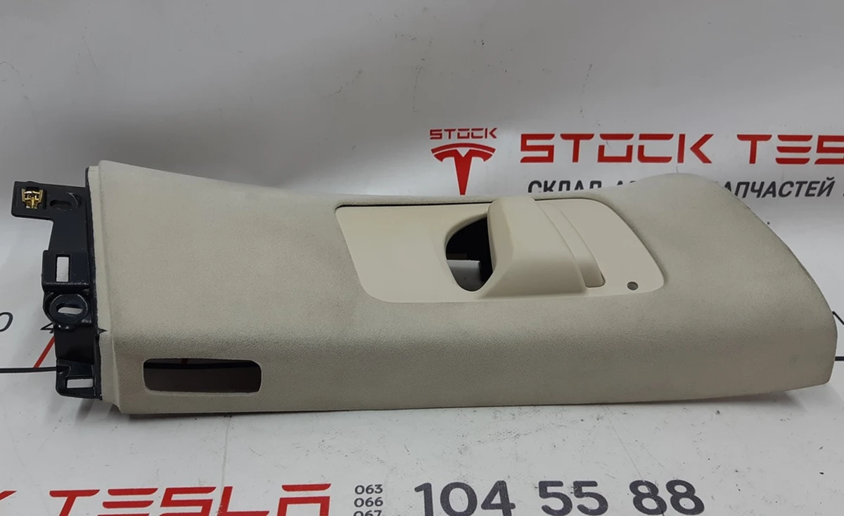 Облицовка стойки B верхняя правая ALCANTARA MX CREAM Tesla Model X 1035954-07-H