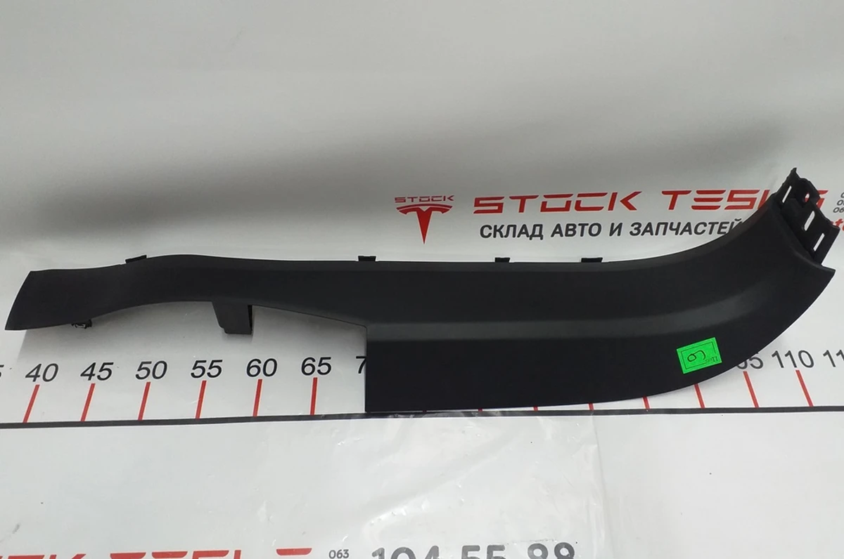 8 Облицовка стойки A нижняя правая Tesla model X 1035965-00-E