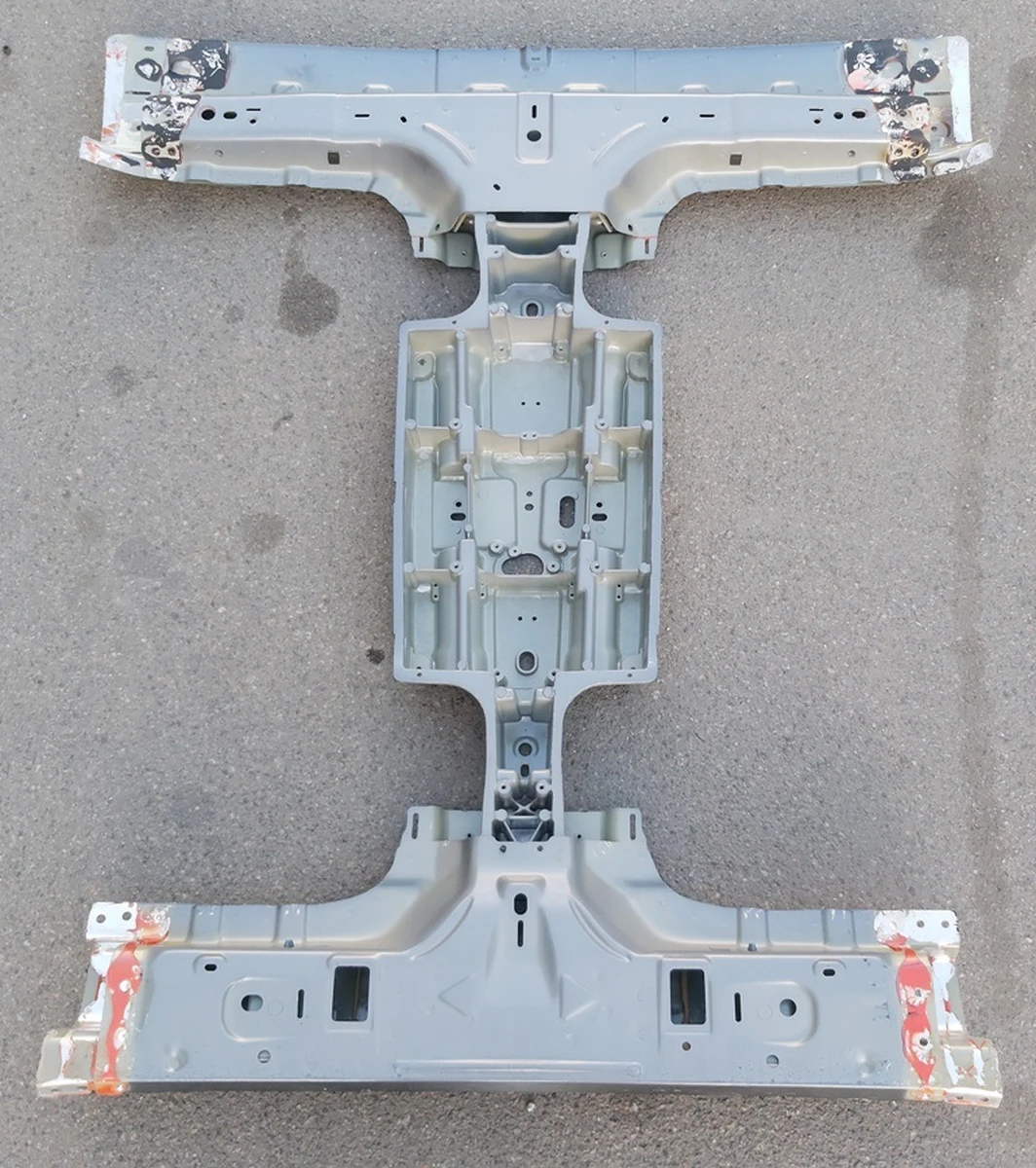 1 MODEL X CENTER SPINE ASSY (ridge) with additional fragments Tesla model X 1069459-S0-A