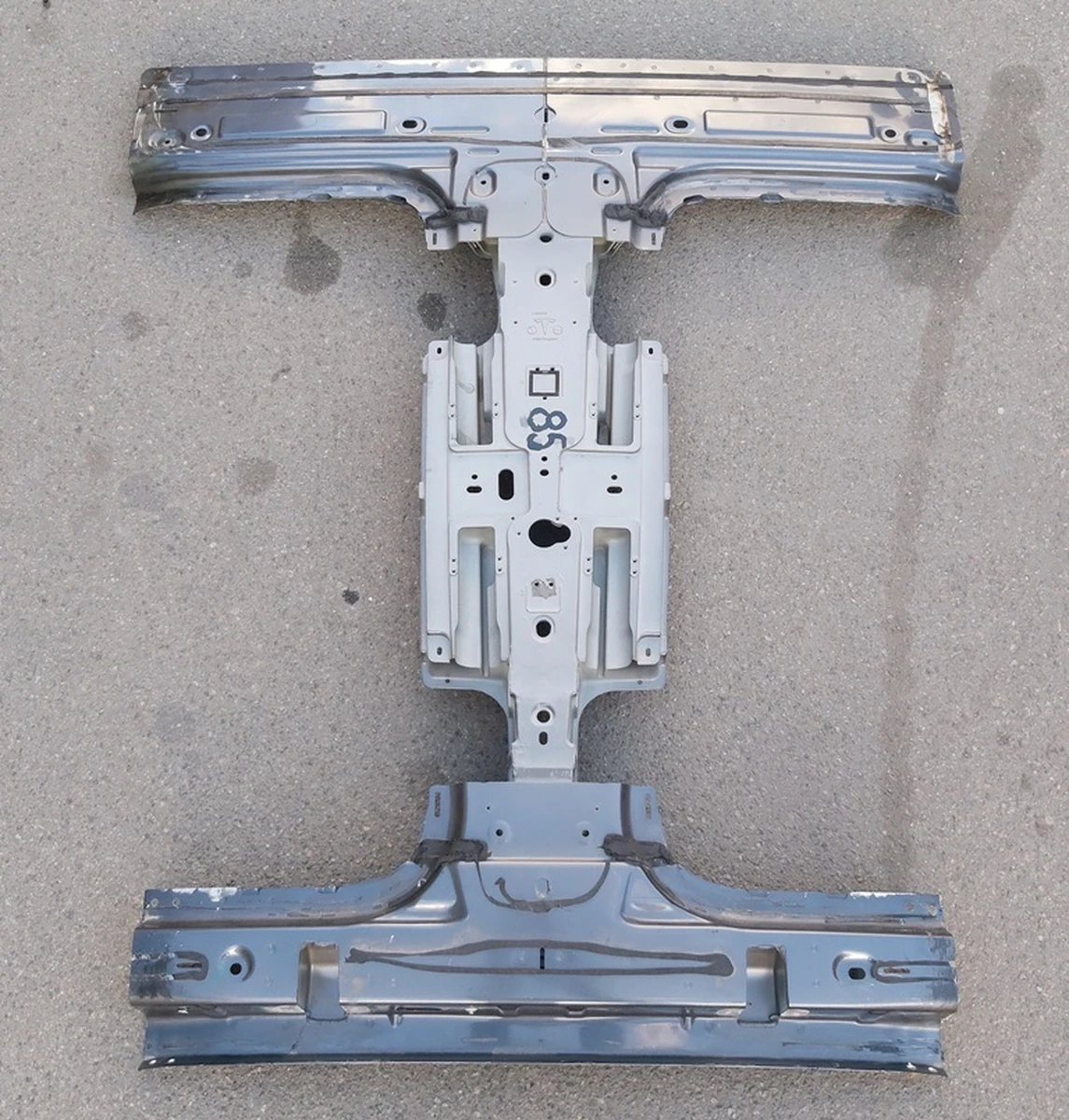 1 MODEL X CENTER SPINE ASSY (ridge) with additional fragments Tesla model X 1069459-S0-A