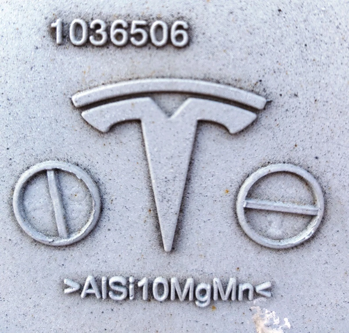 1 MODEL X CENTER SPINE ASSY (ridge) with additional fragments Tesla model X 1069459-S0-A