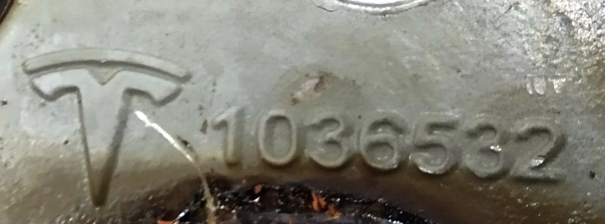 Чверть передня ліва/права кронштейн кріплення розпірної балки посилення лонжерону Tesla model X 1069430-S0-A