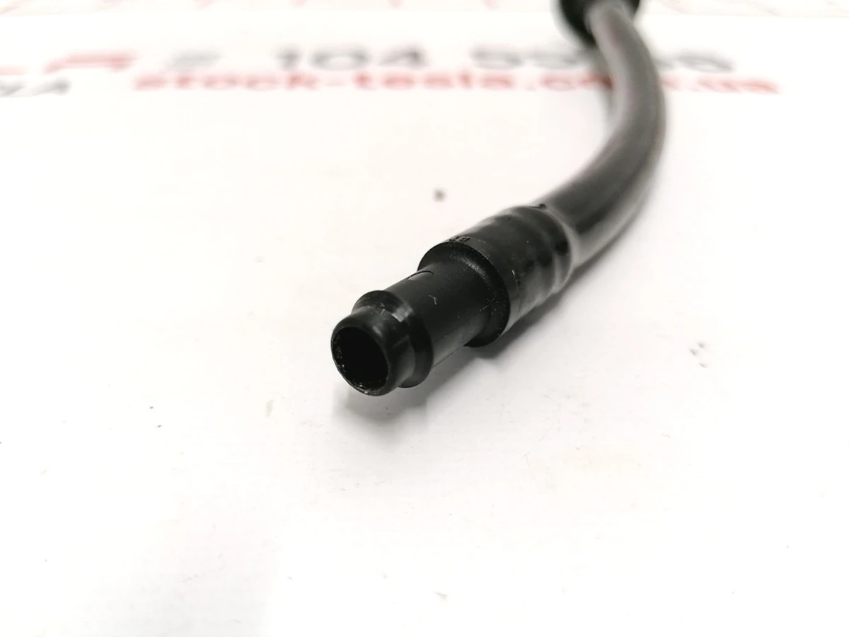 1 Трубка сливная дренажная электромагнитного порта зарядки Tesla Model X 1036596-00-A