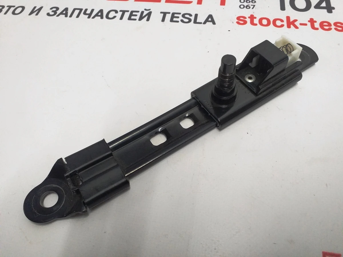 3 MX-ADJUSTABLE D RING Tesla model X 1036735-00-C