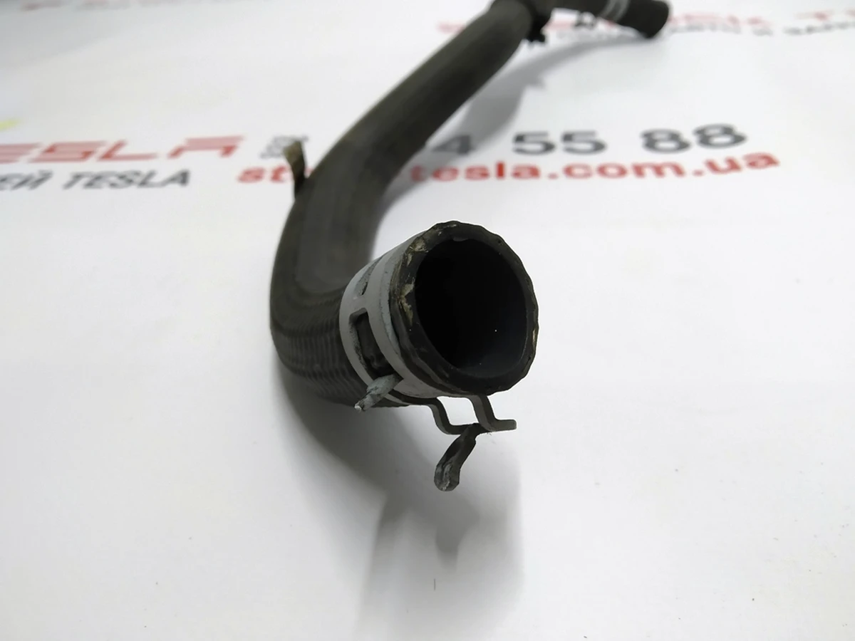13 Шланг системы охлаждения 4-х ходовой клапан/насос Tesla model X 1036741-00-I