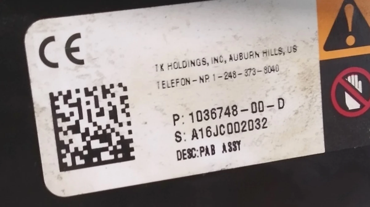 6 Подушка безпеки пасажира (торпедо) з окисленням Tesla Model X 1036748-00-F