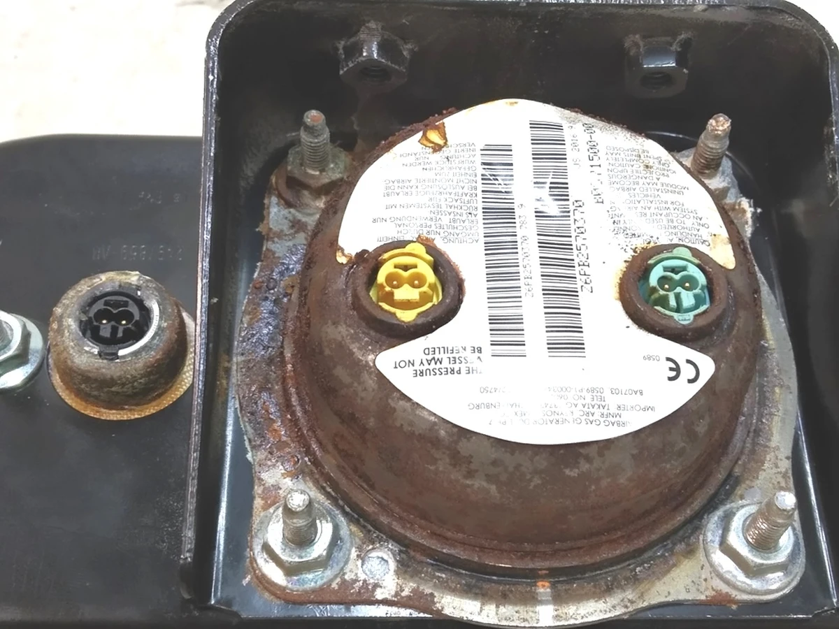 6 Подушка безпеки пасажира (торпедо) з окисленням Tesla Model X 1036748-00-F