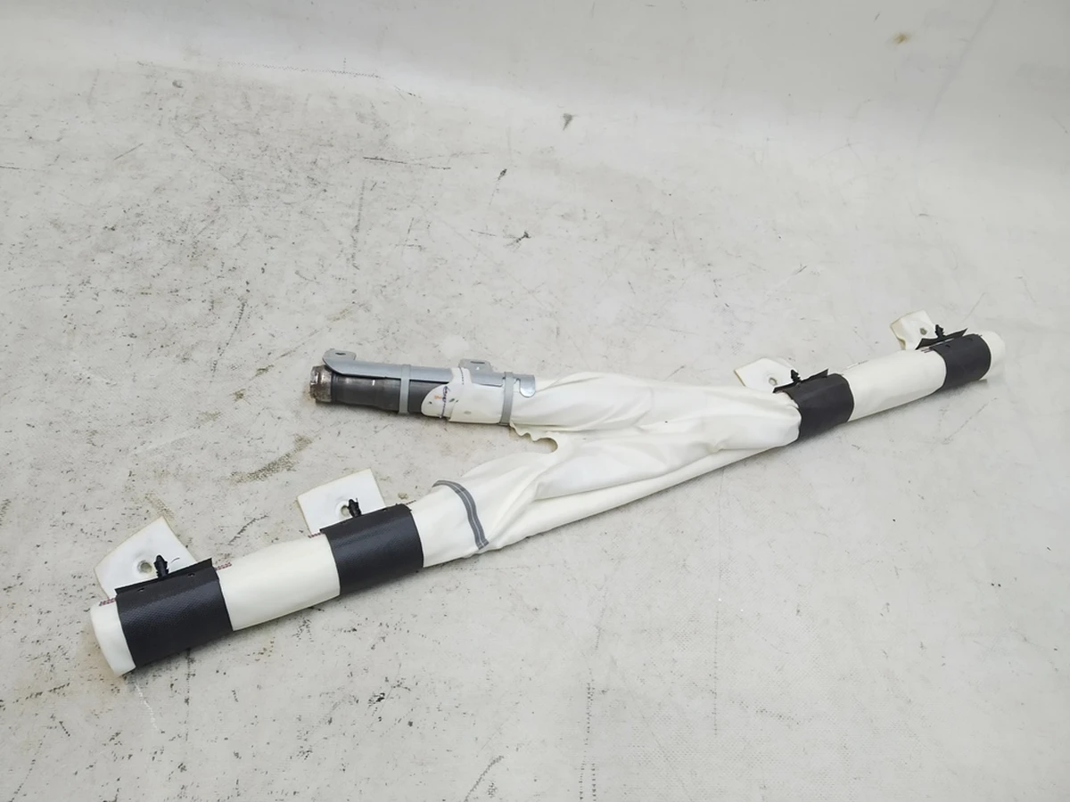 4 MX-2ND ROW HEAD A/B, RH Tesla model X 1036760-00-H