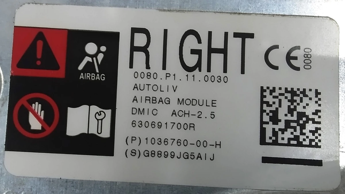 4 MX-2ND ROW HEAD A/B, RH Tesla Model X, Mar 2021 1036760-00-H