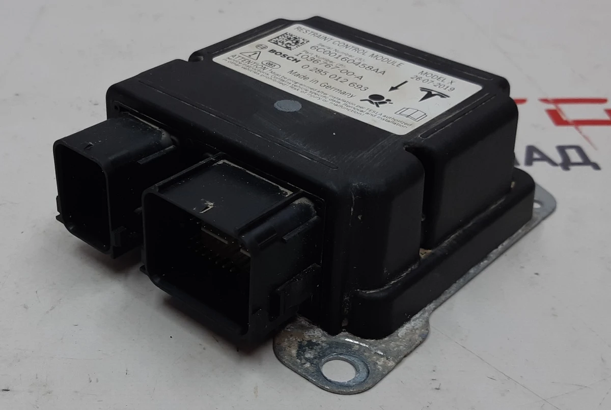 1 Блок управления AIRBAG некондиция Tesla model X 1036767-00-A