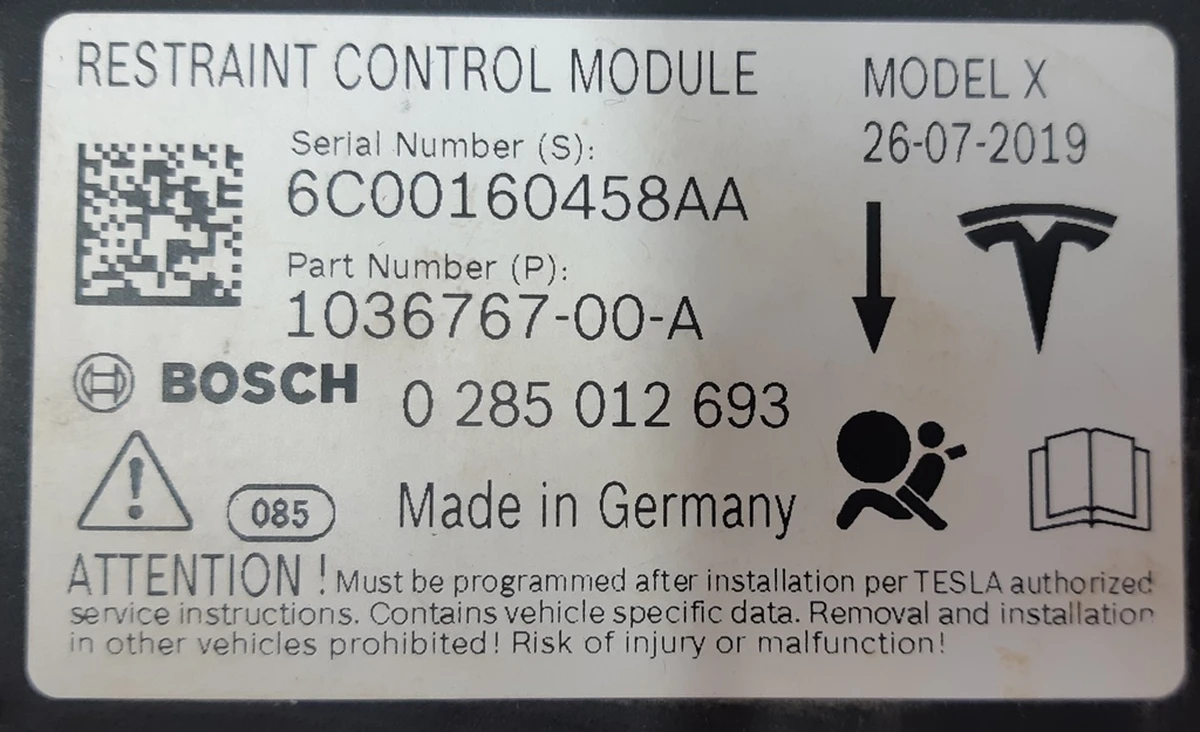 1 Блок управления AIRBAG некондиция Tesla model X 1036767-00-A