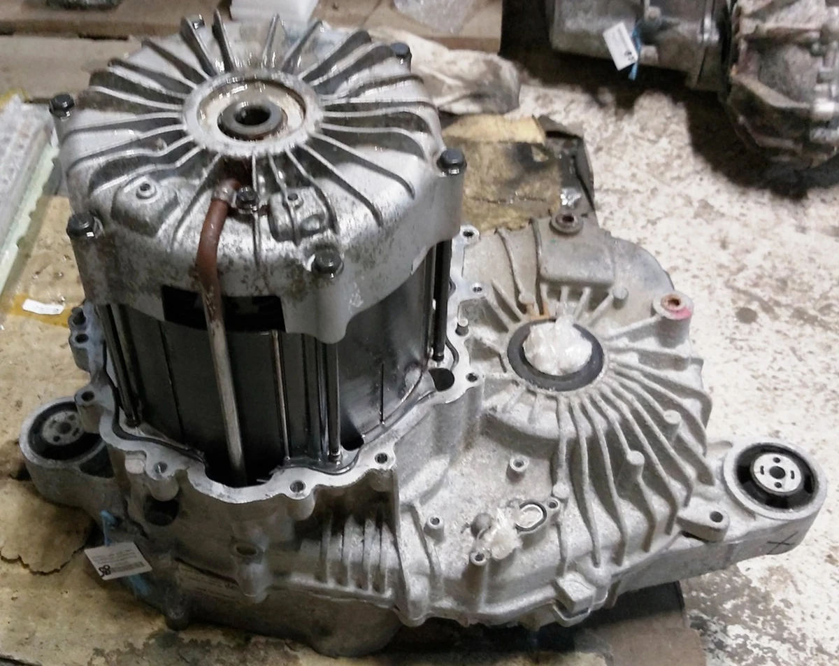 1 Мотор задній малий без інвертора, каструлі, теплообмінника з пошкодженням Tesla model S REST, model X 1037000-20-A