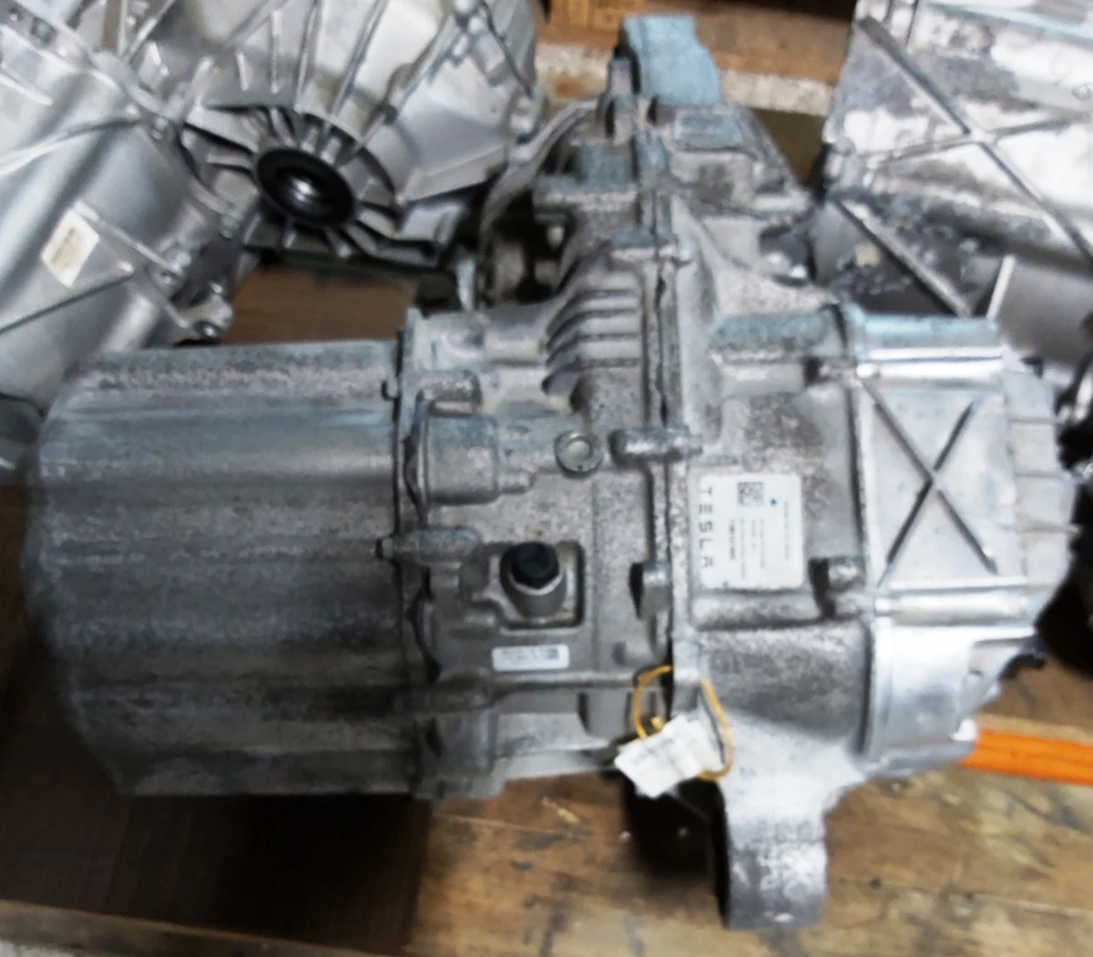 1 Мотор задній малий без теплообмінника Tesla model REST, model X 1037000-20