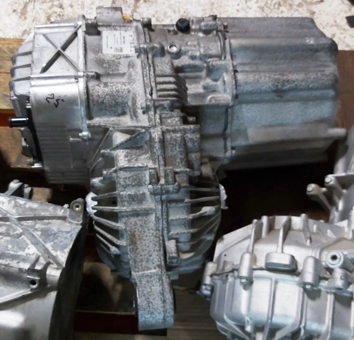 1 Мотор задній малий без теплообмінника Tesla model REST, model X 1037000-20