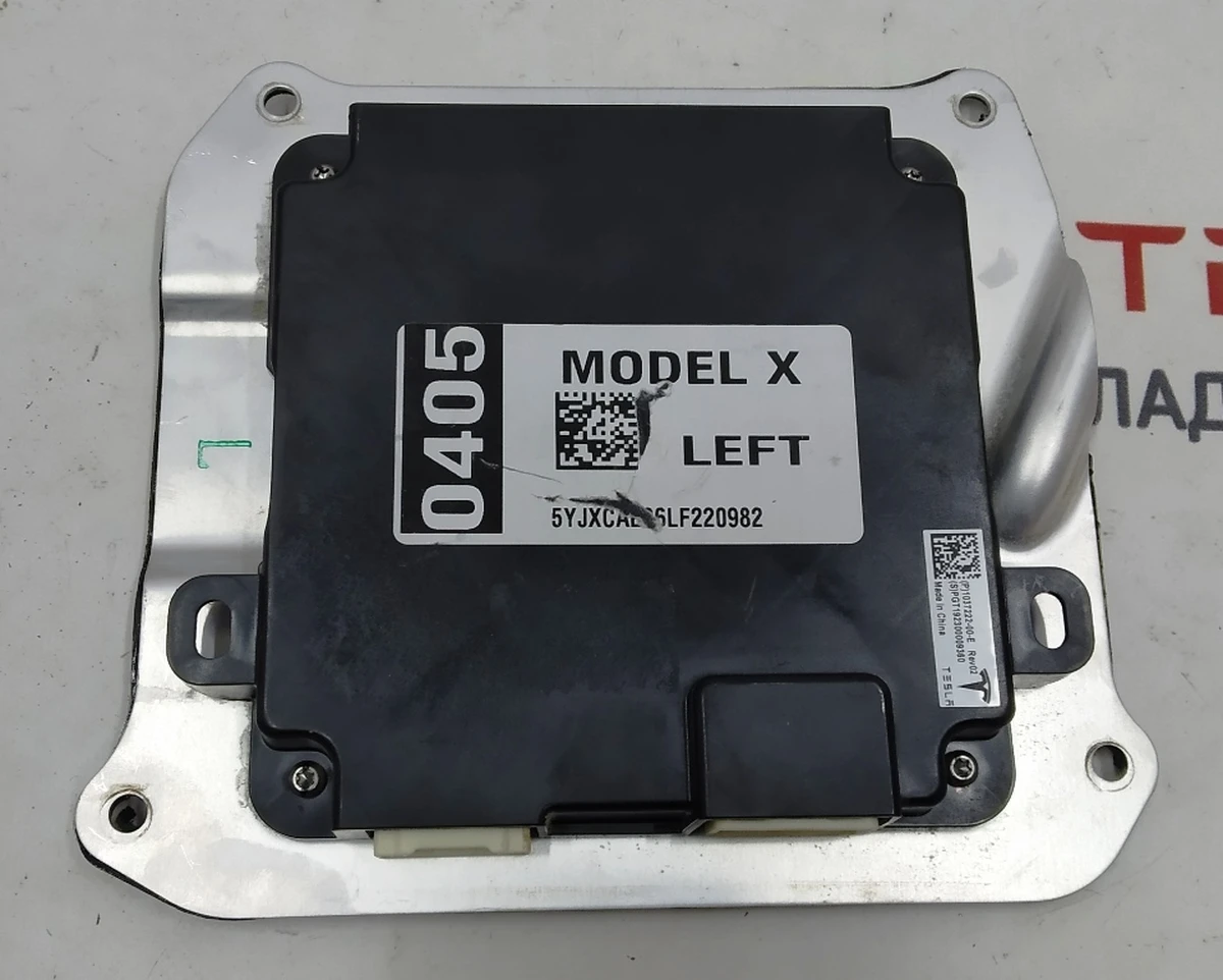 1 Front left door control unit Tesla model X 1037222-00-F
