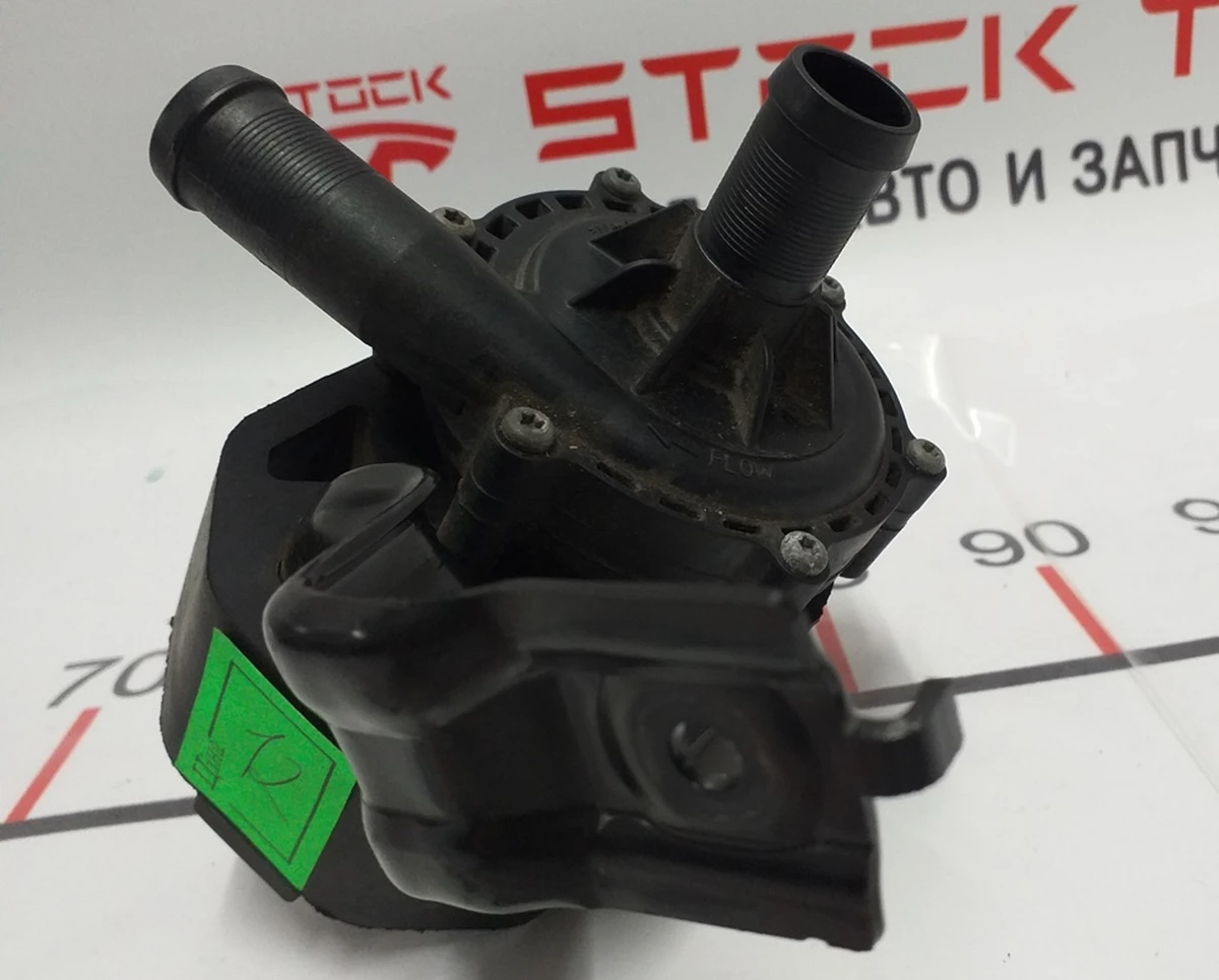 Насос охолоджувальної рідини BWD ISO 185 із кронштейном у зборі Tesla model S REST 1057235-00-Z