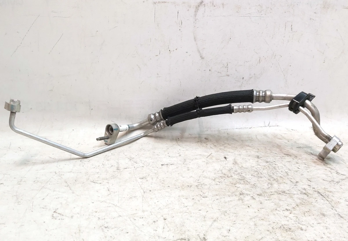 5 Трубка кондиціонера здвоєна Tesla model X 1037334-00-H